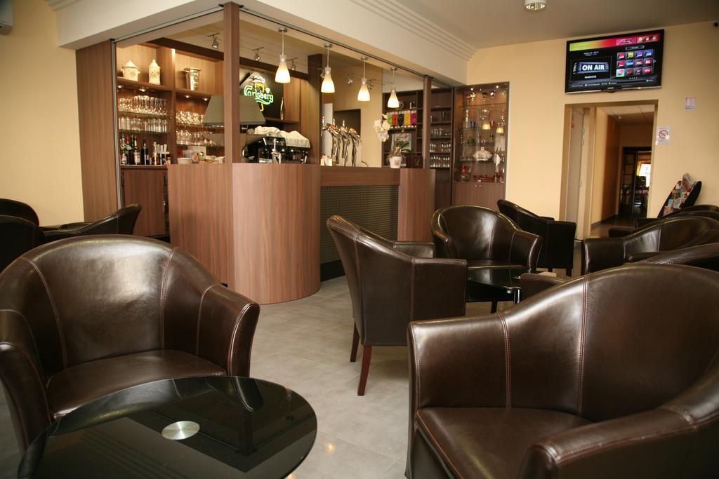 Logis Hotel- Restaurant La Renaissance Baccarat Exterior photo